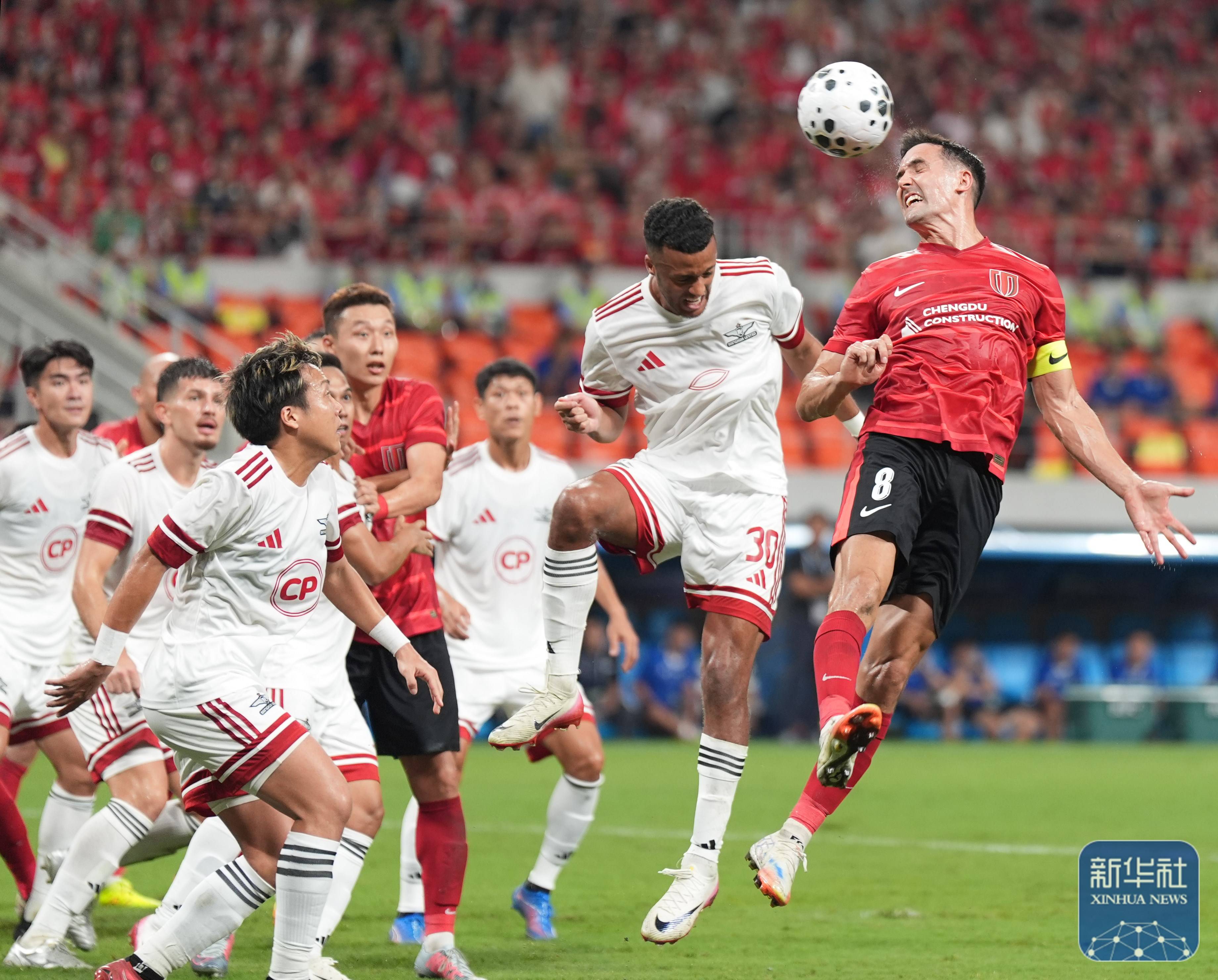 关于比赛中球队赢得胜利，晋级半决赛的信息