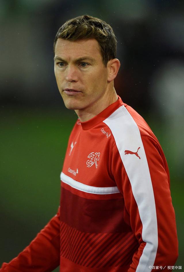 包含拜仁慕尼黑明星球员被曝光婚讯，引发猜测的词条