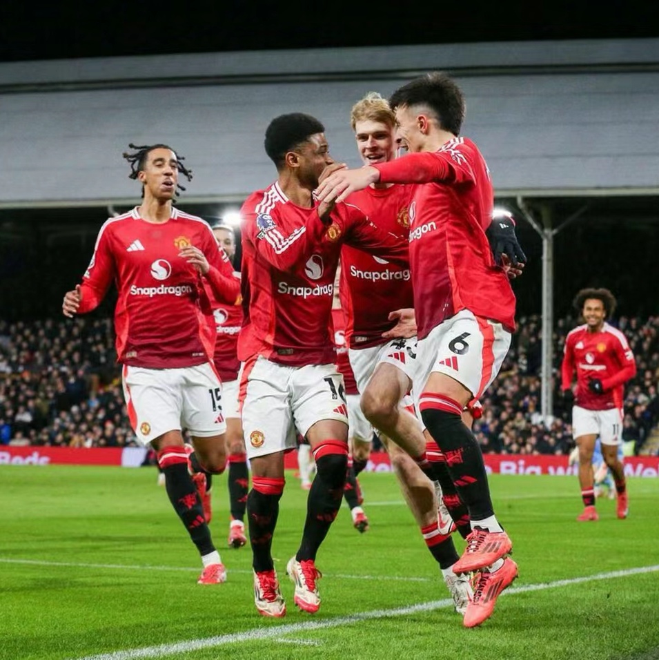 曼联斩获三连胜,状态火热领跑英超榜首的简单介绍 曼联斩获三连胜,状态火热领跑英超榜首的简单介绍